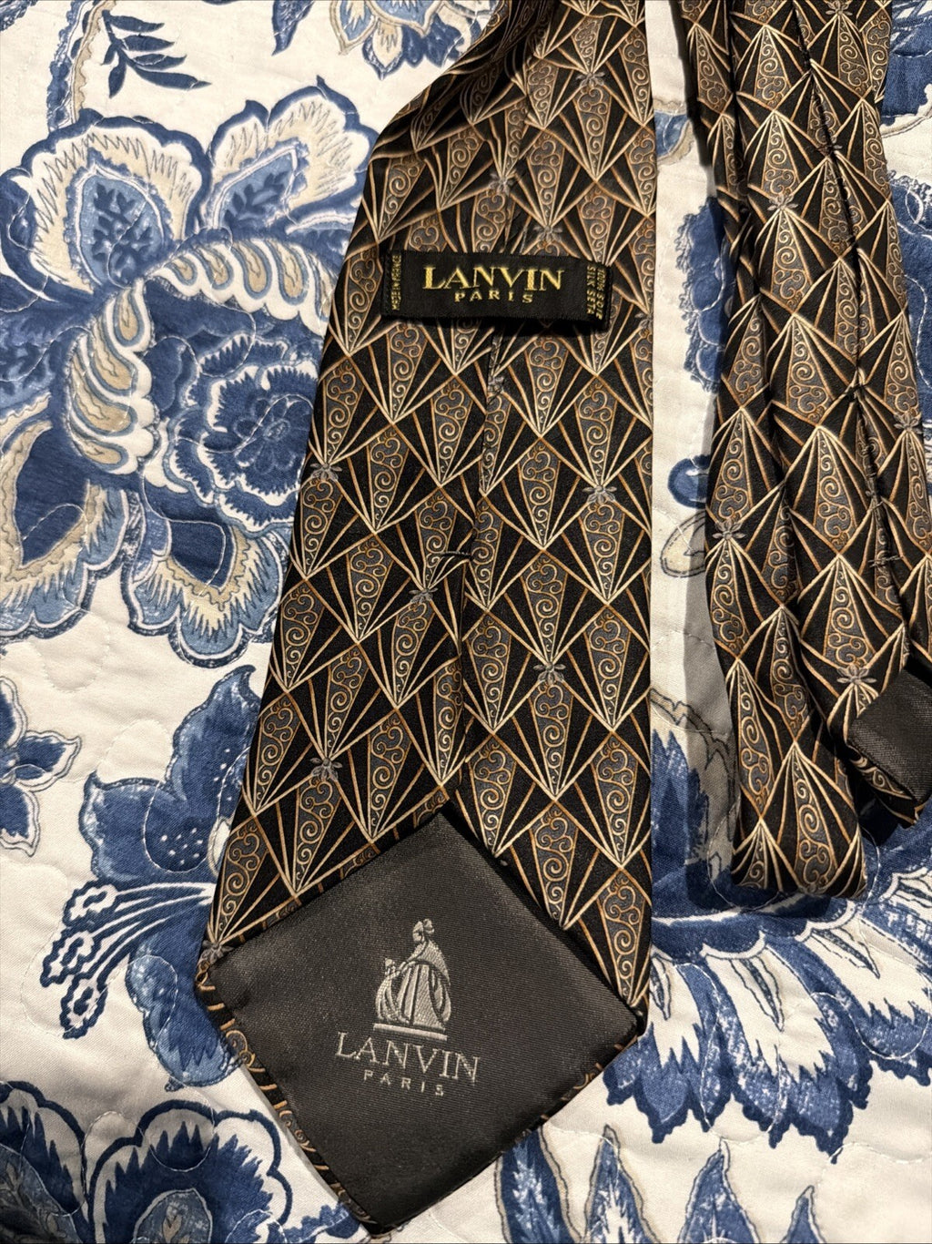 Lanvin Paris Men's Silk Tie with Geometric Pattern