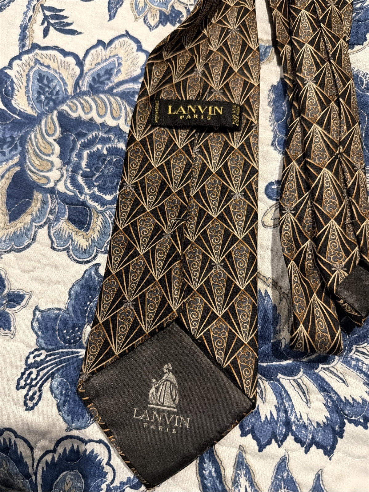 Lanvin Paris Men's Silk Tie with Geometric Pattern