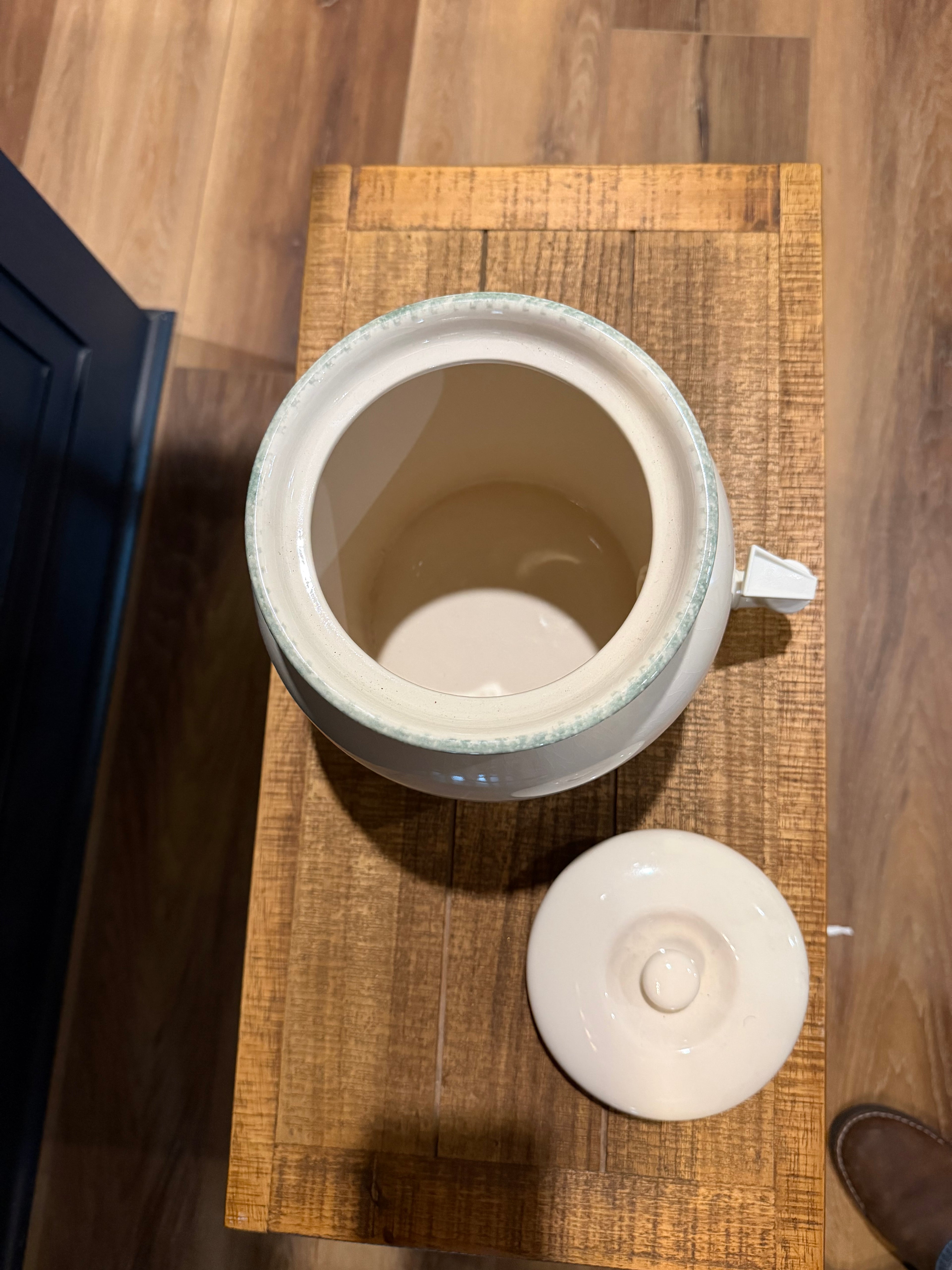 Ceramic birdhouse beverage dispenser