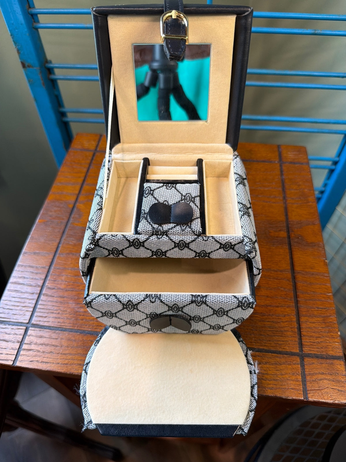 Small Round Jewelry Box with Mirror and Compartments