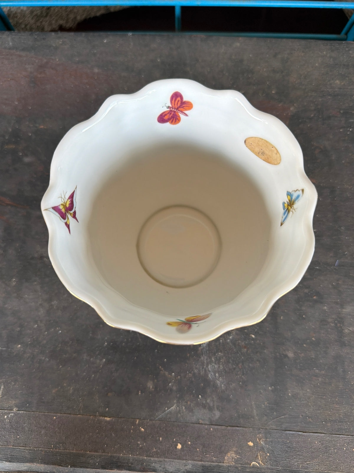 Vintage Lenwile Ardalt porcelain vase or cachepot featuring a hand-painted motif