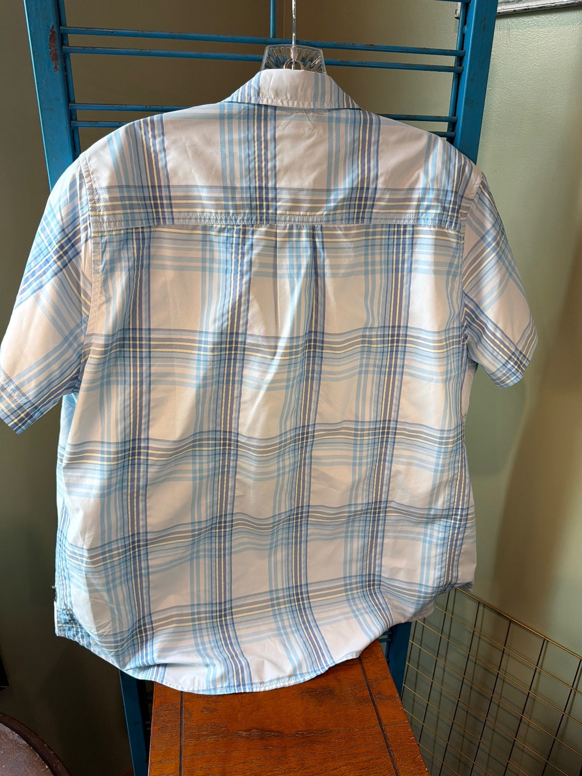 Eddie Bauer Men's XL Short Sleeve Button-Up Shirt Blue and White Plaid