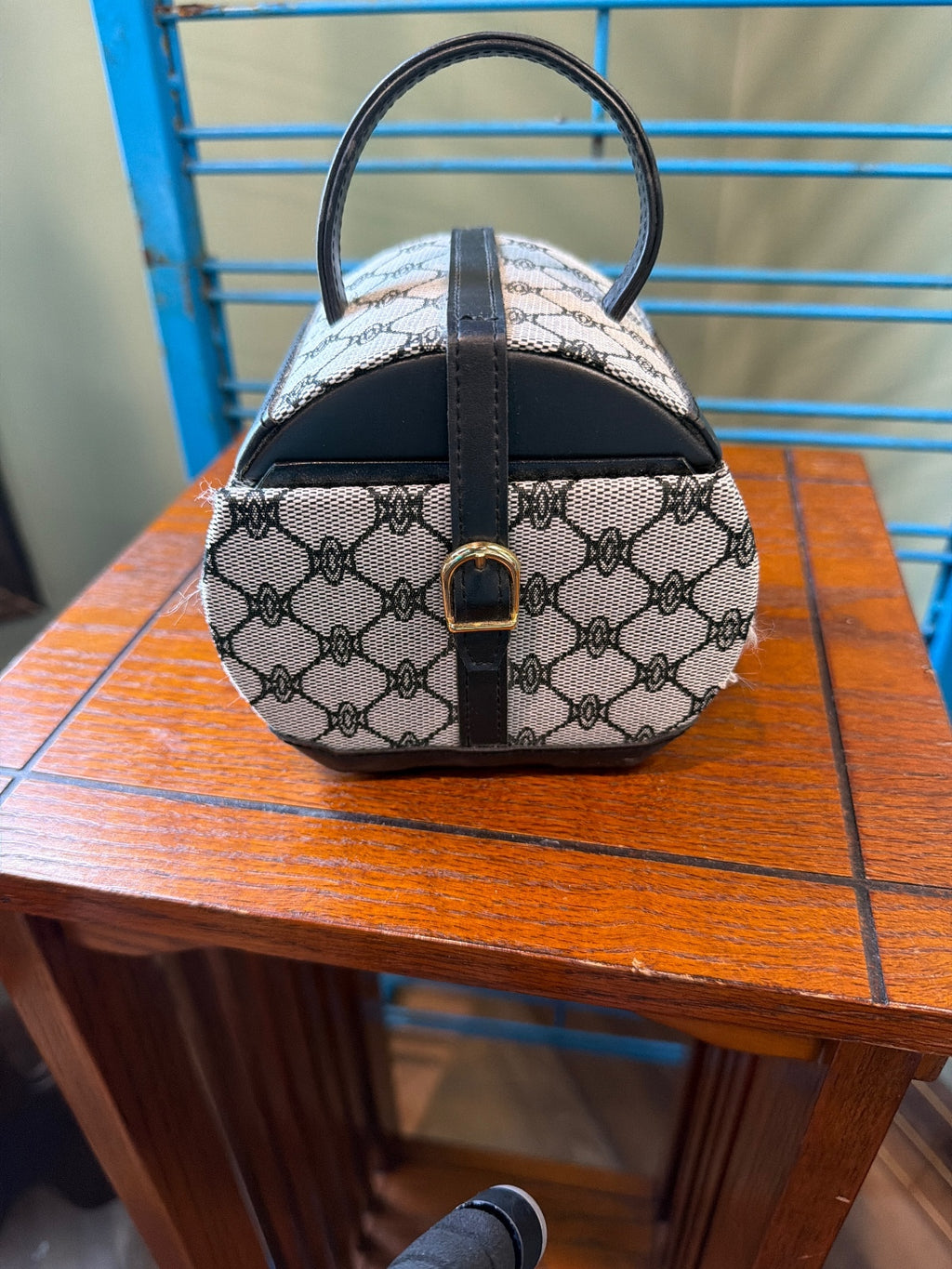 Small Round Jewelry Box with Mirror and Compartments