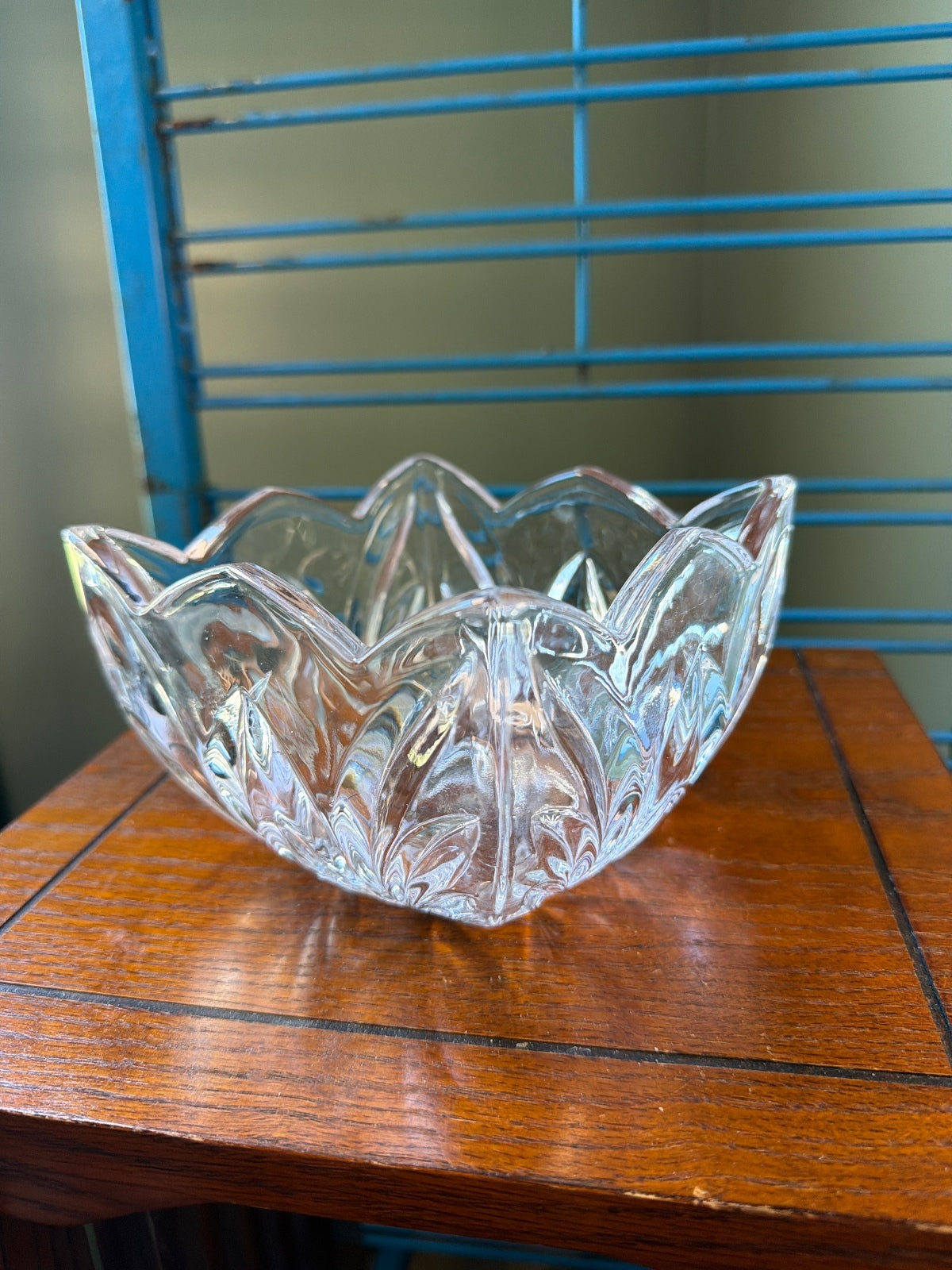 Vintage Clear Glass Decorative Bowl with Leaf Pattern