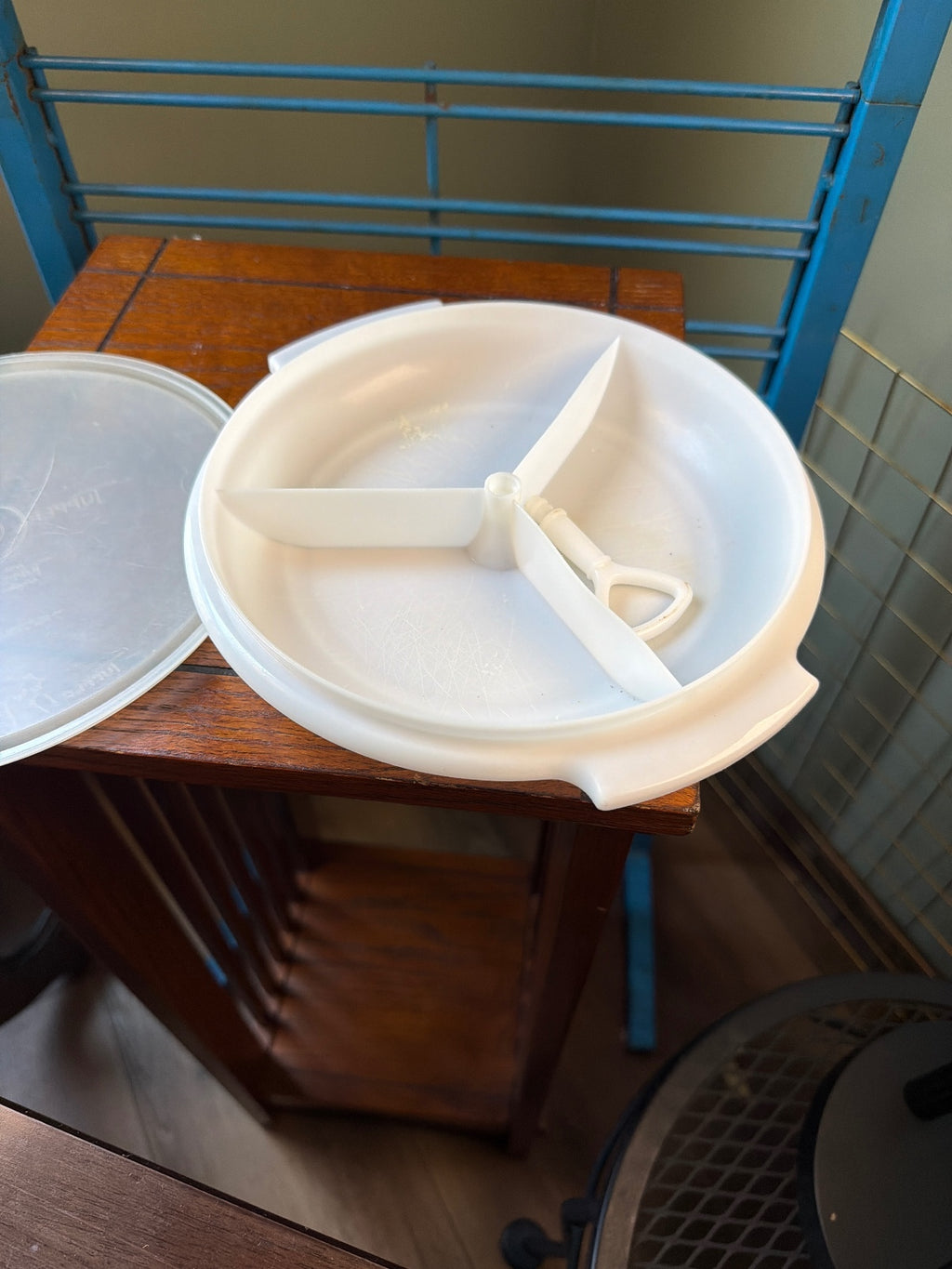 Tupperware Turn-N-Wave Microwave Cooking Tray with Lid