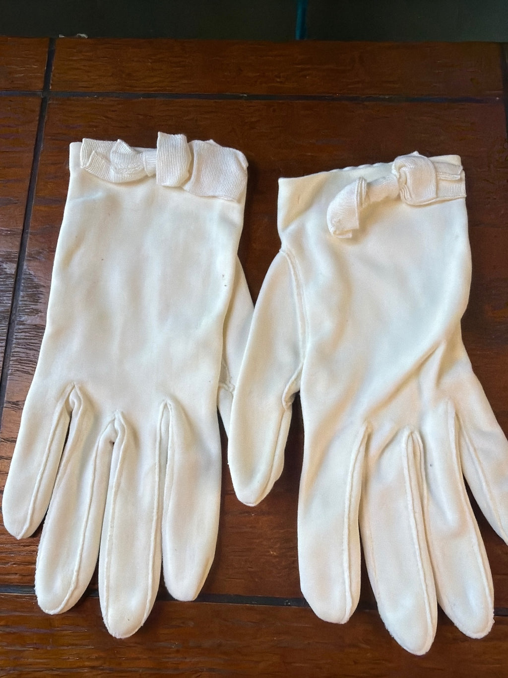 Vintage White cotton Gloves with Buckle Detail