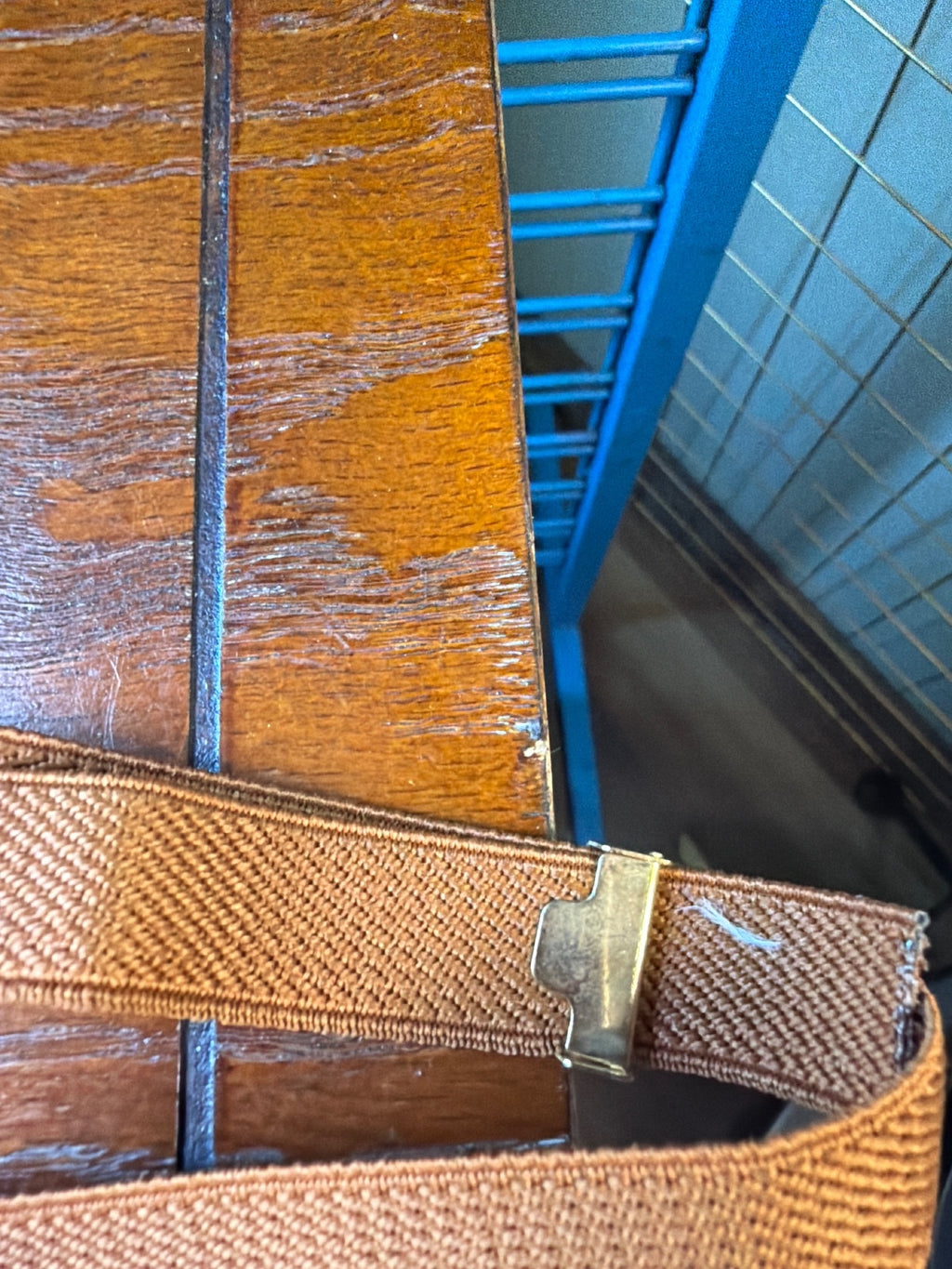 Vintage Brown Elastic Belt with Heart-Shaped Floral Buckle