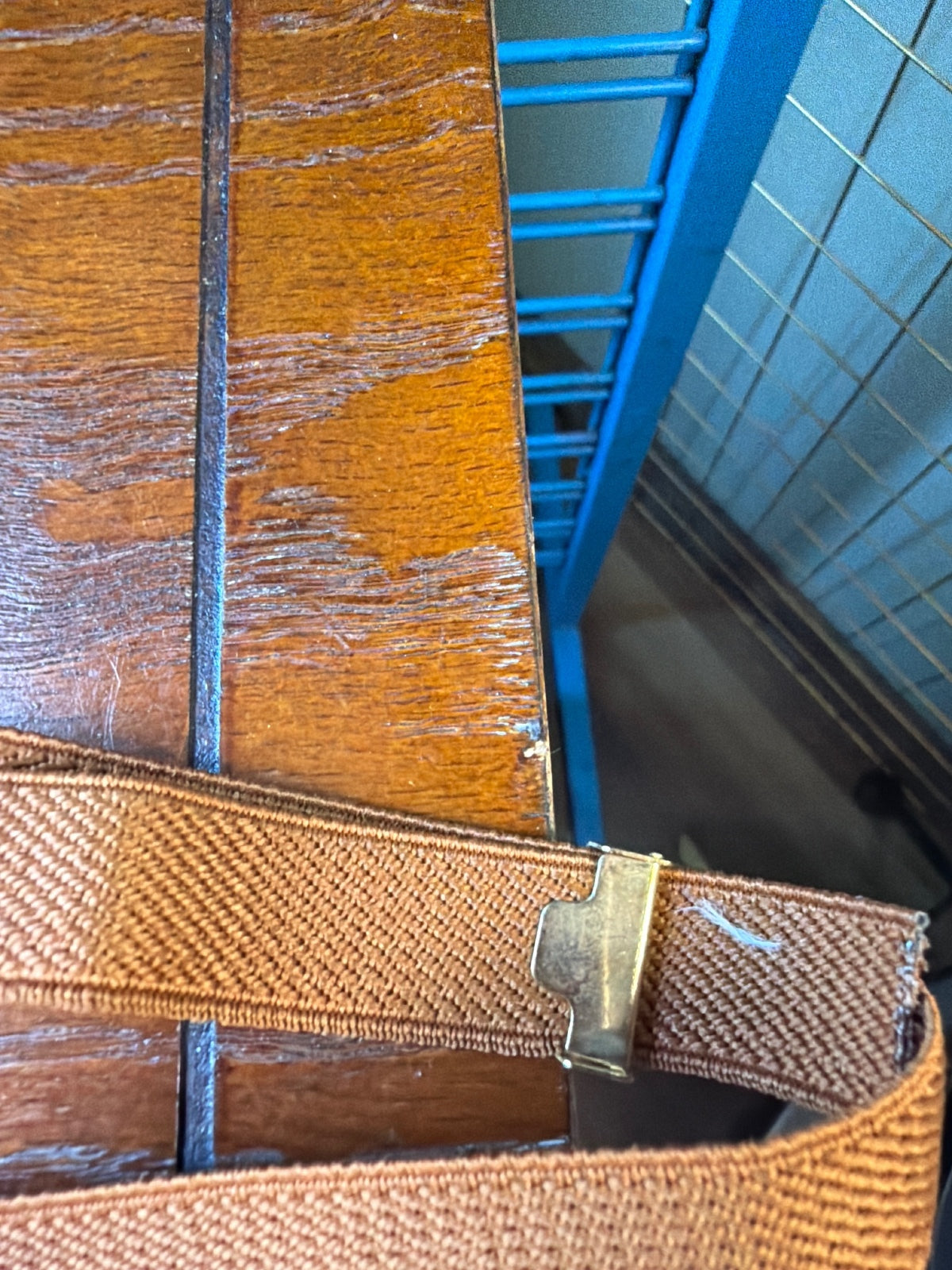 Vintage Brown Elastic Belt with Heart-Shaped Floral Buckle