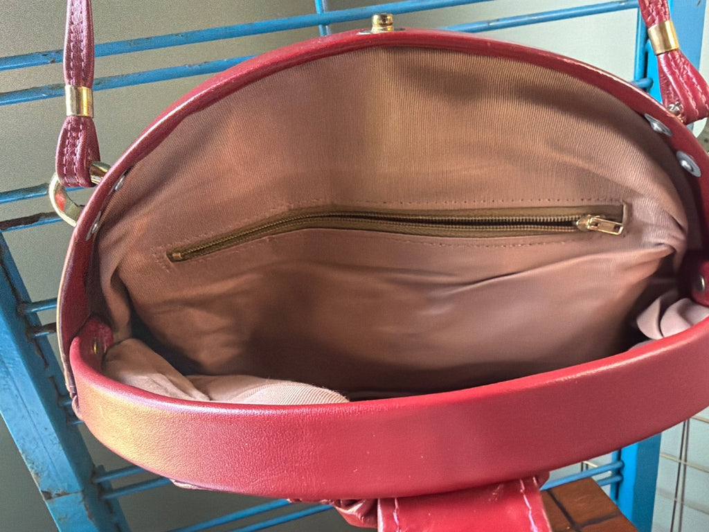 Vintage Red Leather Shoulder Bag with Snap Closure