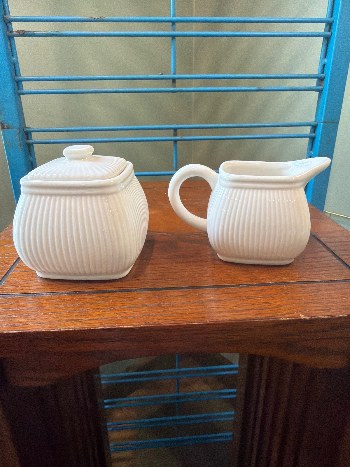 Nashville Ceramic Sugar and Milk Set with Tray