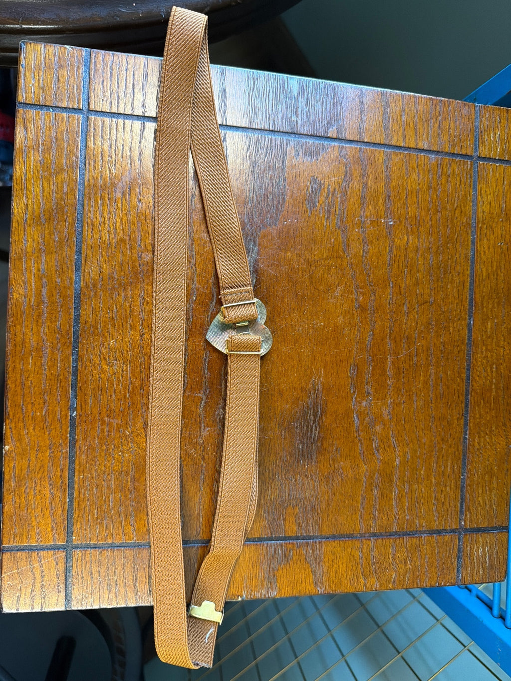 Vintage Brown Elastic Belt with Heart-Shaped Floral Buckle