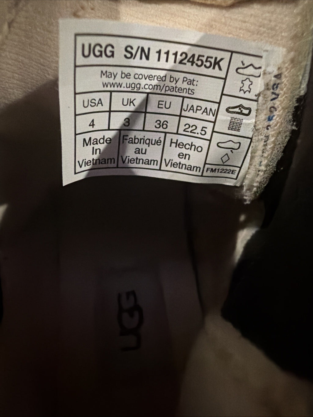 UGG S/N 1112455K